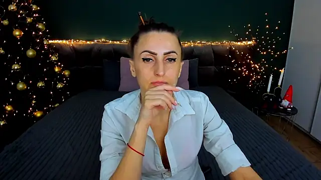 Rebecca Diamond online show from December 16, 7:13 am