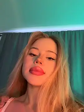 curchez  online show from February 11, 9:14 pm