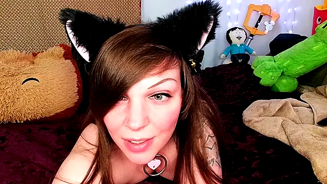 GamerGirlRoxyAndLee online show from January 28, 1:08 am