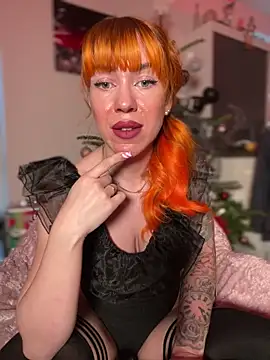 Snapshot of Pia_July_ chatting on December 19, 12:12 pm Pia July  online show from December 19, 12:12 pm