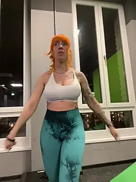 Snapshot of Pia_July_ chatting on January 14, 9:30 pm Pia July  online show from January 14, 9:30 pm