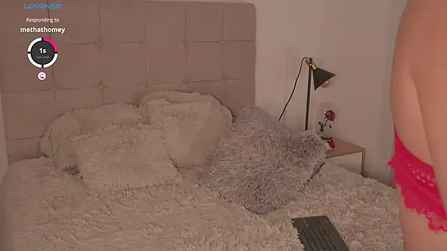 AbellaCroft online show from January 17, 4:26 pm