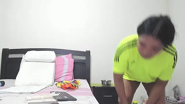 Snapshot of mara2020_69 chatting on October 1, 2:56 pm mara2020 69 online show from October 1, 2:56 pm