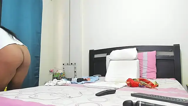 Snapshot of mara2020_69 chatting on October 6, 2:58 pm mara2020 69 online show from October 6, 2:58 pm