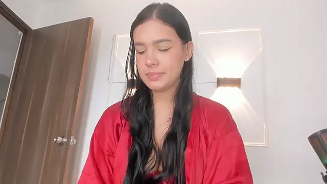 Hanna Risso online show from June 13, 6:06 pm