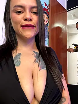 Snapshot of linaresjessyca chatting on November 13, 5:23 pm linaresjessyca online show from November 13, 5:23 pm