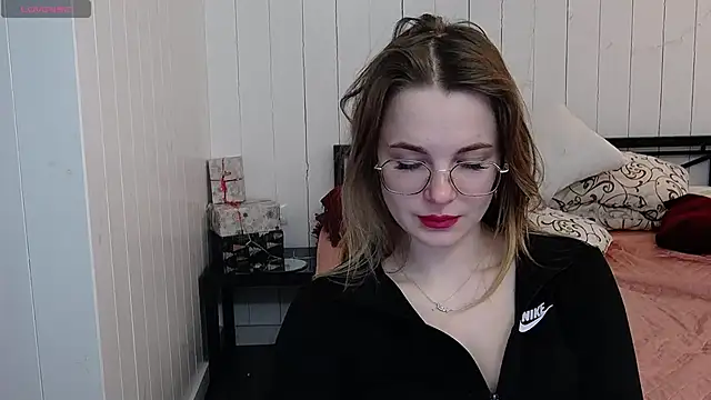 Snapshot of CindyJonson chatting on March 17, 6:29 am CindyJonson online show from March 17, 6:29 am