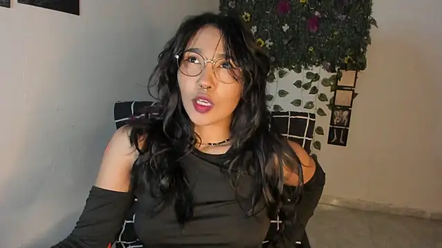 Snapshot of Mary_Rosse1 chatting on October 20, 6:52 pm Mary Rosse1 online show from October 20, 6:52 pm