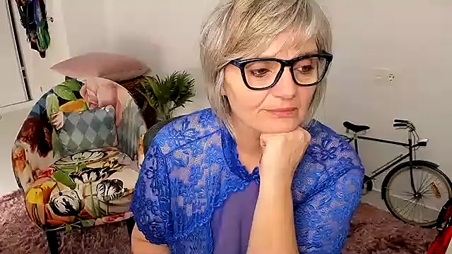 Milf-Ella online show from January 31, 11:35 am