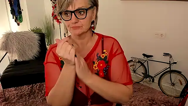 Milf-Ella online show from February 5, 9:04 am