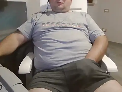 iron boy80 online show from October 20, 9:26 pm