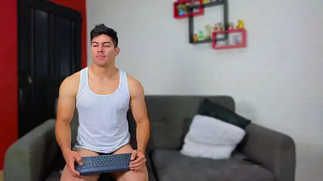 FelipeAndMarcello3 online show from December 13, 2:38 pm