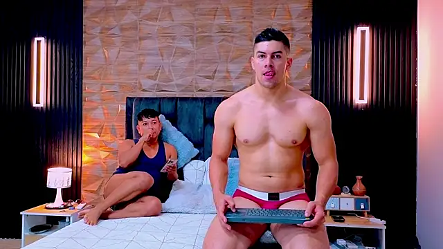 FelipeAndMarcello3 online show from June 9, 2:17 pm