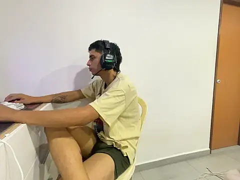 Max TheHorseDick online show from May 4, 10:06 pm