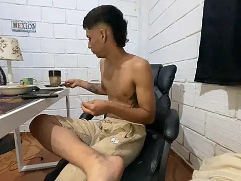 Max TheHorseDick online show from May 10, 3:12 am
