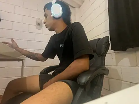 Max TheHorseDick online show from May 21, 12:06 am
