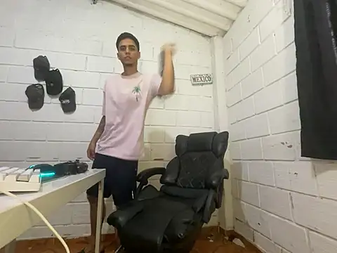 Max TheHorseDick online show from June 5, 7:19 pm