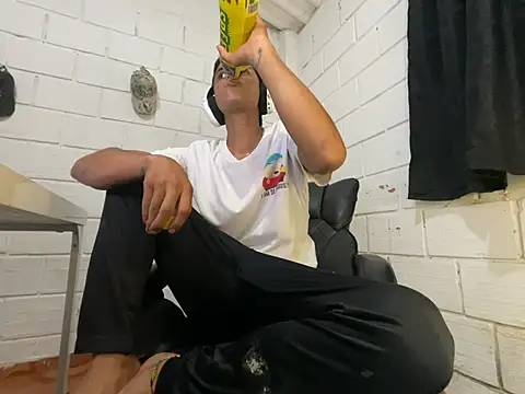 Max TheHorseDick online show from June 19, 2:05 am