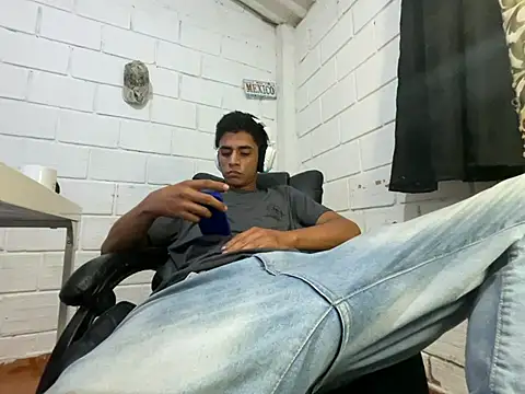 Max TheHorseDick online show from July 3, 2:51 am
