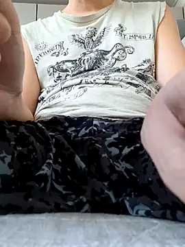 Snapshot of Ssk10N chatting on October 28, 7:56 am Ssk10N online show from October 28, 7:56 am