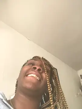 Foreignthababyy online show from December 4, 7:00 pm