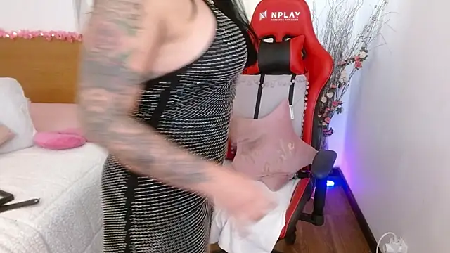 lucy luu  online show from December 31, 3:20 pm