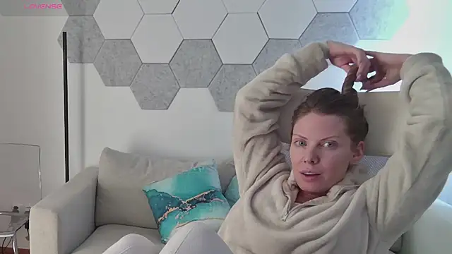 novaforyou1 online show from February 6, 1:32 pm