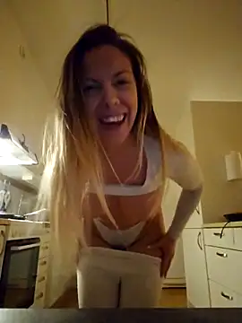 novaforyou1 online show from February 19, 8:10 pm