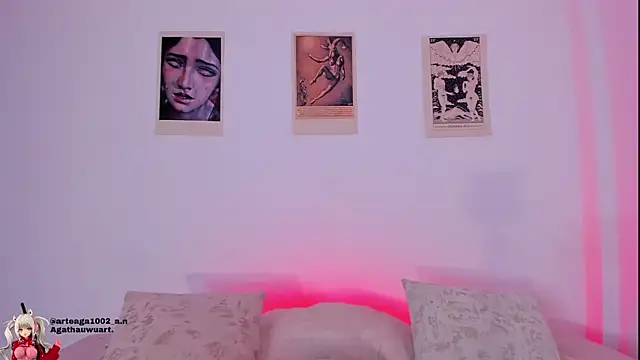 Snapshot of Moonlight1002 chatting on November 12, 9:42 am Moonlight1002 online show from November 12, 9:42 am