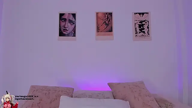 Snapshot of Moonlight1002 chatting on November 30, 6:01 pm Moonlight1002 online show from November 30, 6:01 pm