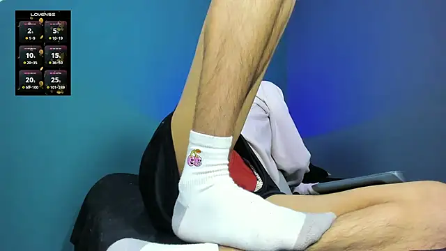 Snapshot of tom_Howard chatting on December 18, 12:10 am tom Howard online show from December 18, 12:10 am