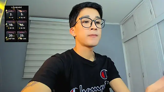 Snapshot of tom_Howard chatting on September 9, 3:06 am tom Howard online show from September 9, 3:06 am