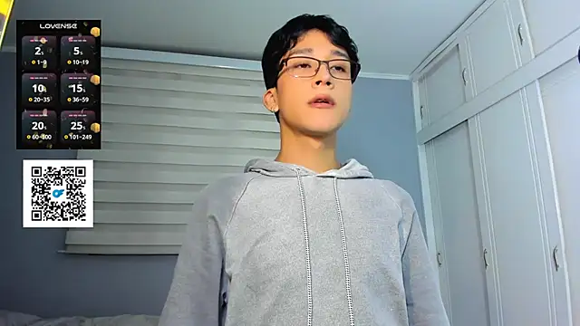 Snapshot of tom_Howard chatting on September 19, 3:41 am tom Howard online show from September 19, 3:41 am