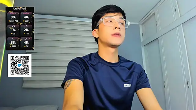 Snapshot of tom_Howard chatting on September 27, 3:00 am tom Howard online show from September 27, 3:00 am