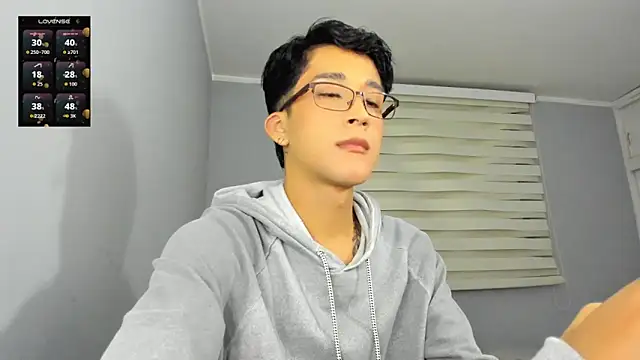 Snapshot of tom_Howard chatting on October 13, 3:06 am tom Howard online show from October 13, 3:06 am