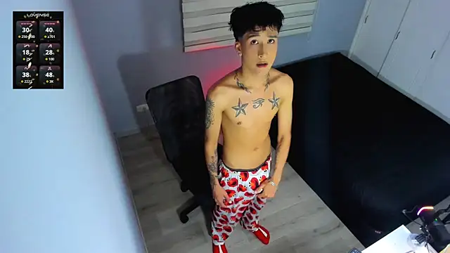 Snapshot of tom_Howard chatting on October 24, 11:23 pm tom Howard online show from October 24, 11:23 pm