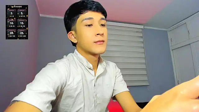 Snapshot of tom_Howard chatting on October 29, 2:14 am tom Howard online show from October 29, 2:14 am