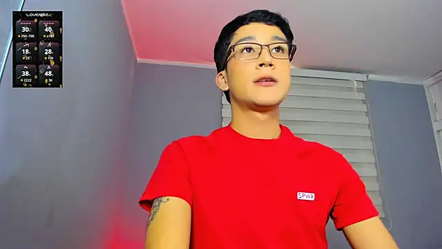 Snapshot of tom_Howard chatting on November 4, 6:51 pm tom Howard online show from November 4, 6:51 pm