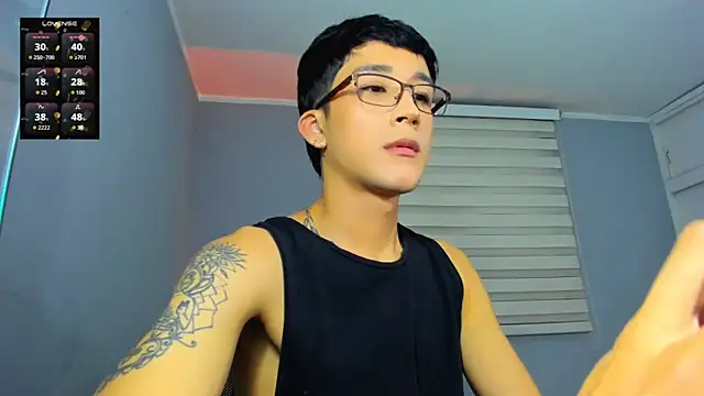 Snapshot of tom_Howard chatting on November 9, 3:05 am tom Howard online show from November 9, 3:05 am