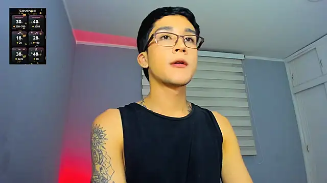 Snapshot of tom_Howard chatting on November 10, 1:59 am tom Howard online show from November 10, 1:59 am