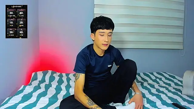 Snapshot of tom_Howard chatting on November 16, 2:06 am tom Howard online show from November 16, 2:06 am