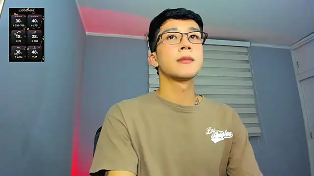 Snapshot of tom_Howard chatting on December 3, 11:47 pm tom Howard online show from December 3, 11:47 pm