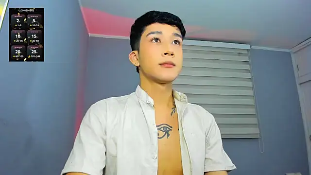 Snapshot of tom_Howard chatting on December 5, 1:58 am tom Howard online show from December 5, 1:58 am