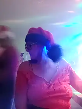 COUPLE4VOYEUR01 online show from December 21, 8:00 pm