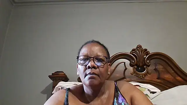 Snapshot of SEXYBOOBSNASS chatting on January 4, 3:50 am SEXYBOOBSNASS online show from January 4, 3:50 am