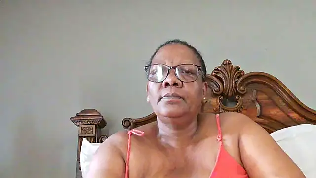 Snapshot of SEXYBOOBSNASS chatting on January 5, 5:30 am SEXYBOOBSNASS online show from January 5, 5:30 am