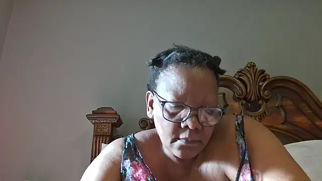 Snapshot of SEXYBOOBSNASS chatting on January 13, 5:33 am SEXYBOOBSNASS online show from January 13, 5:33 am