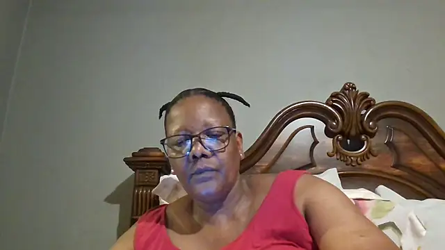 Snapshot of SEXYBOOBSNASS chatting on January 21, 8:43 pm SEXYBOOBSNASS online show from January 21, 8:43 pm