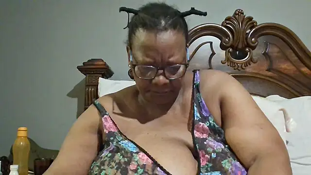 Snapshot of SEXYBOOBSNASS chatting on February 1, 3:19 am SEXYBOOBSNASS online show from February 1, 3:19 am