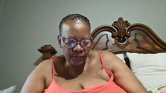 Snapshot of SEXYBOOBSNASS chatting on February 4, 3:54 am SEXYBOOBSNASS online show from February 4, 3:54 am